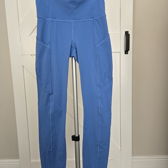 LULULEMON BUNDLE 4 Leggings, 1 Short, 1 Top SIZE 2 - Picture 5 of 16